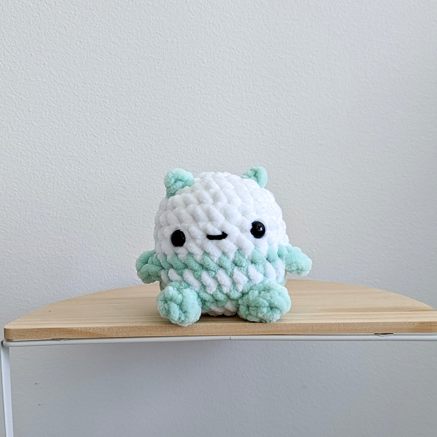 Chubby Bee Desk Buddy - Mint